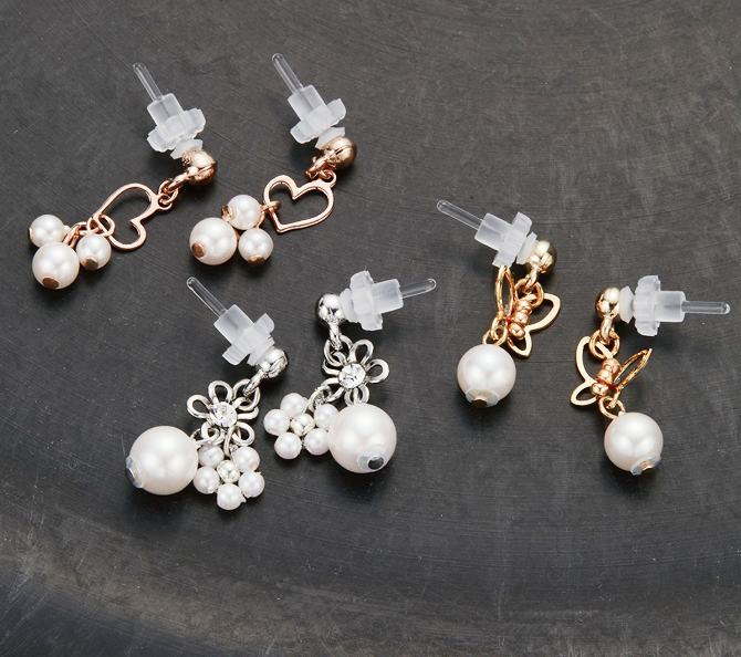 金属だからこそできる装飾表現を、ガラスと両立